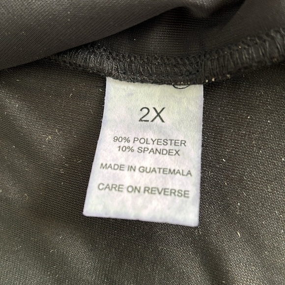 Briggs New York velour 2X top with attached shell - Picture 4 of 6